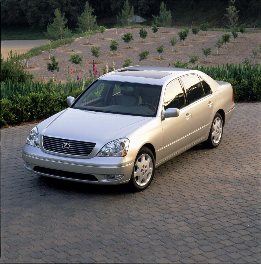  Lexus LS430 2001 года  (фото 37 из 56)
